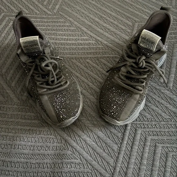 Steve Madden Glittering Black Sneakers - Picture 1 of 3